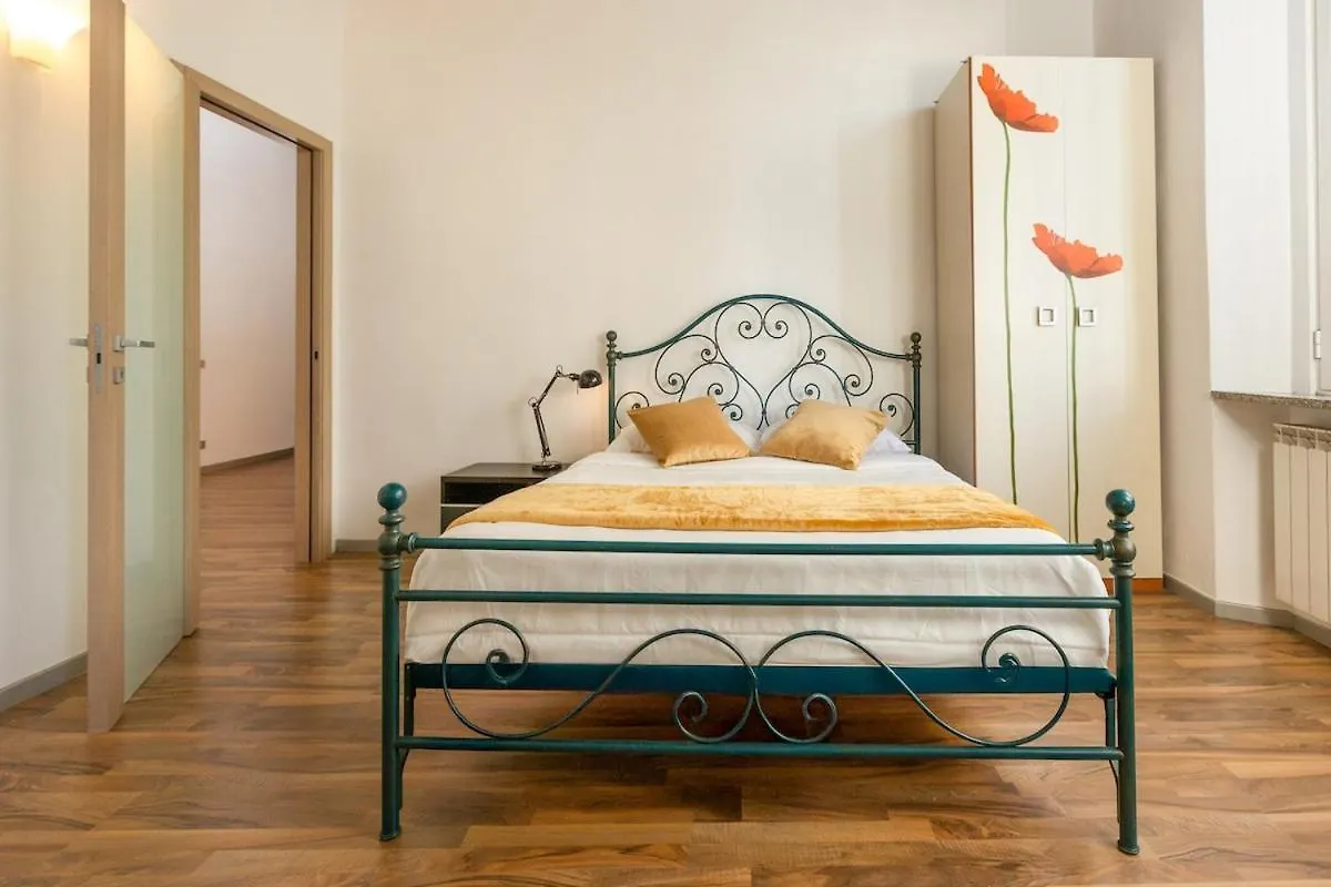 The Wish Apartment - City Life - M1 Station Milano İtalya
